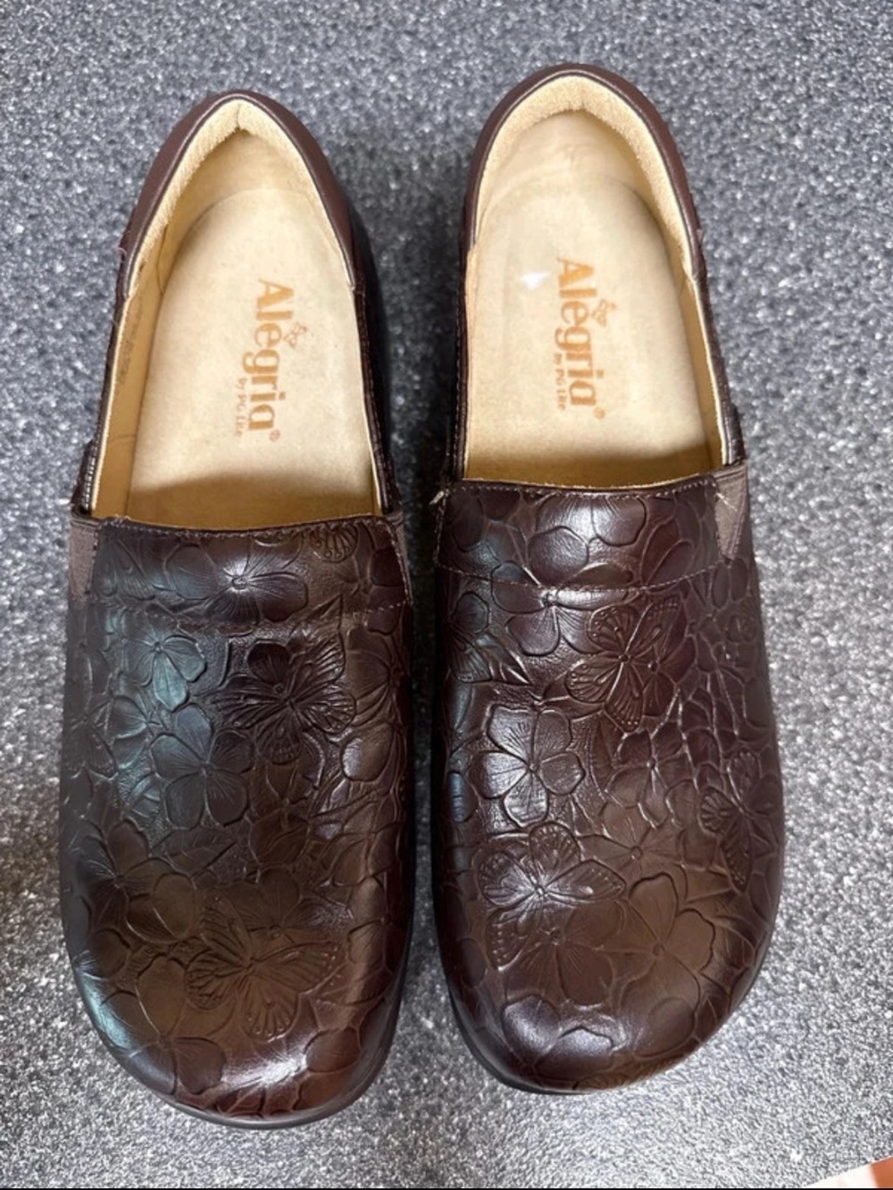 Alegria by PH Lite Dark Brown Floral Embossed Slip-On clogs Sz 41. (10.5)